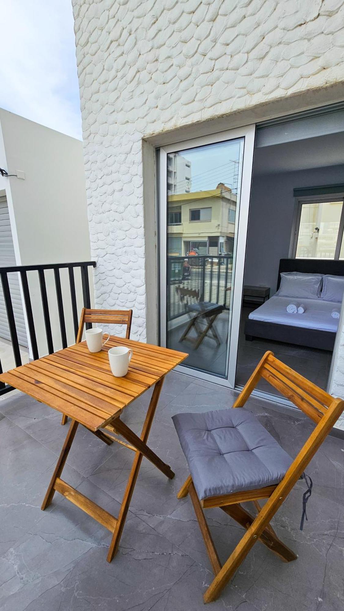 Eviathe Apartments Larnaca Buitenkant foto