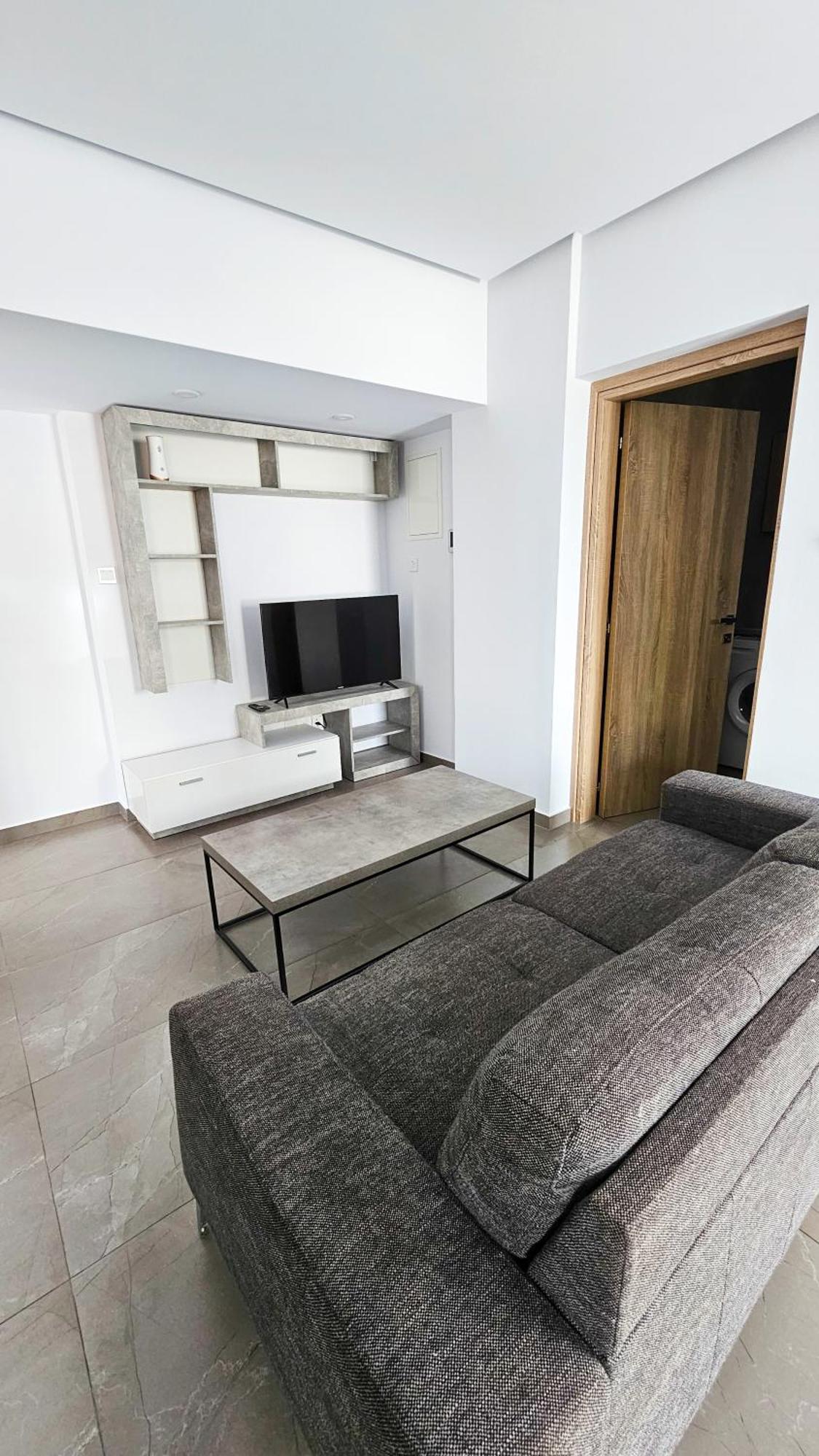 Eviathe Apartments Larnaca Buitenkant foto