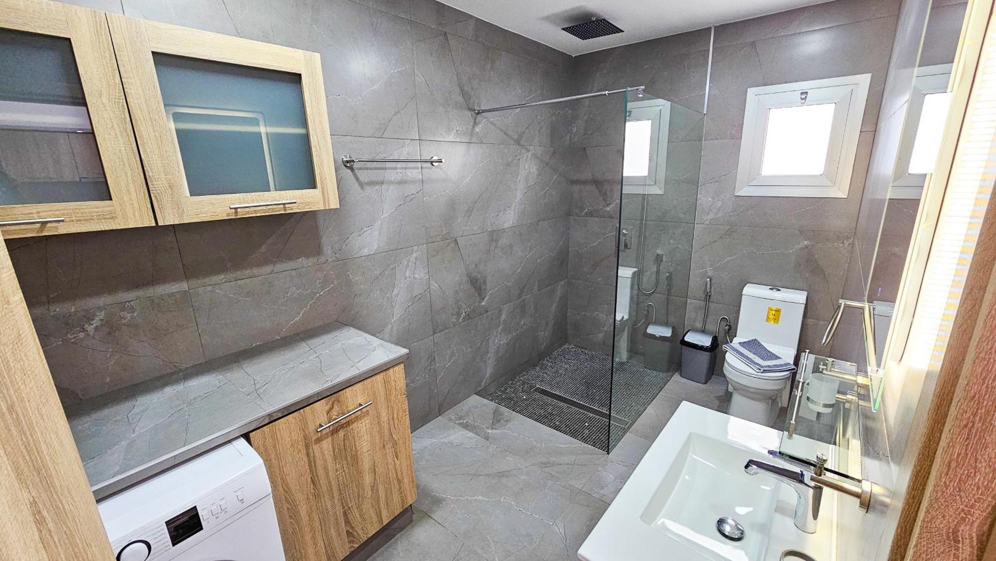 Eviathe Apartments Larnaca Buitenkant foto